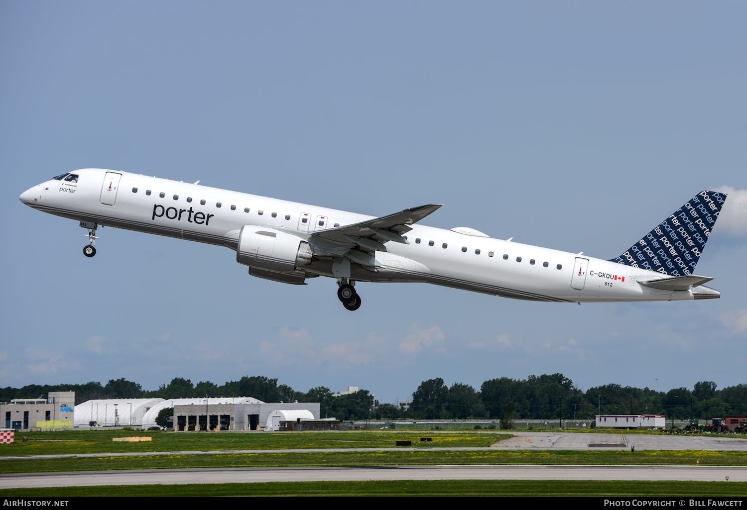 Aircraft Photo of C-GKQU | Embraer 195-E2 (ERJ-190-400) | Porter Airlines | AirHistory.net #586454