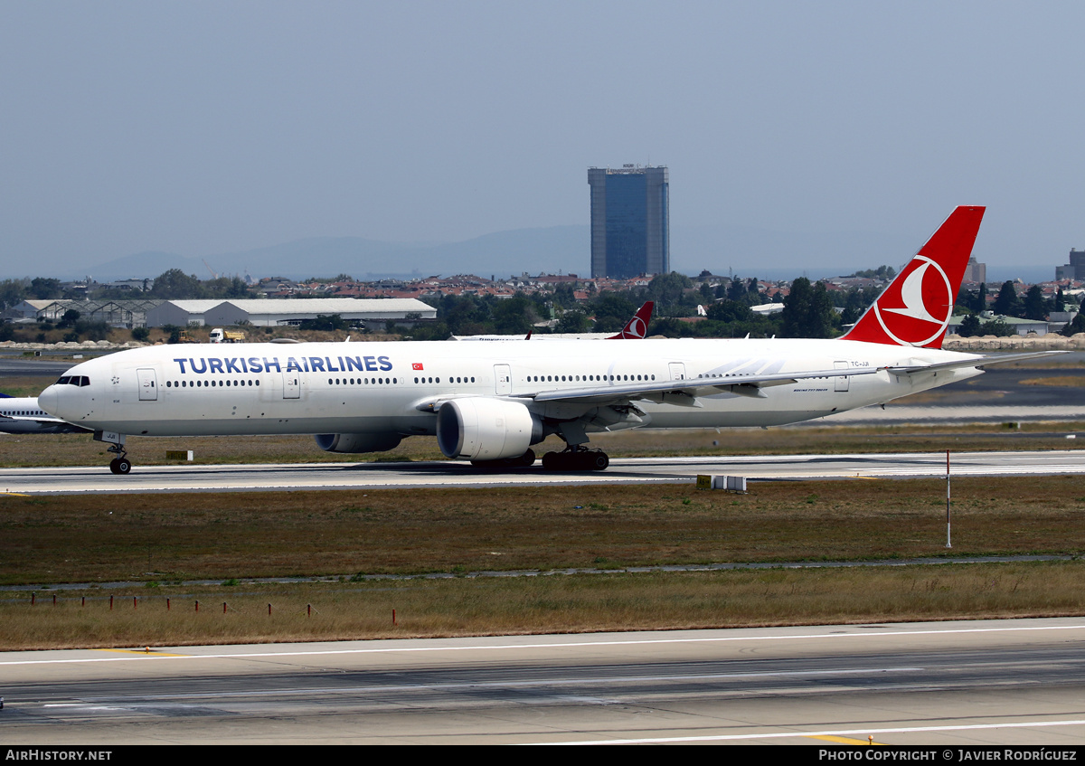 Aircraft Photo of TC-JJI | Boeing 777-3F2/ER | Turkish Airlines | AirHistory.net #586478