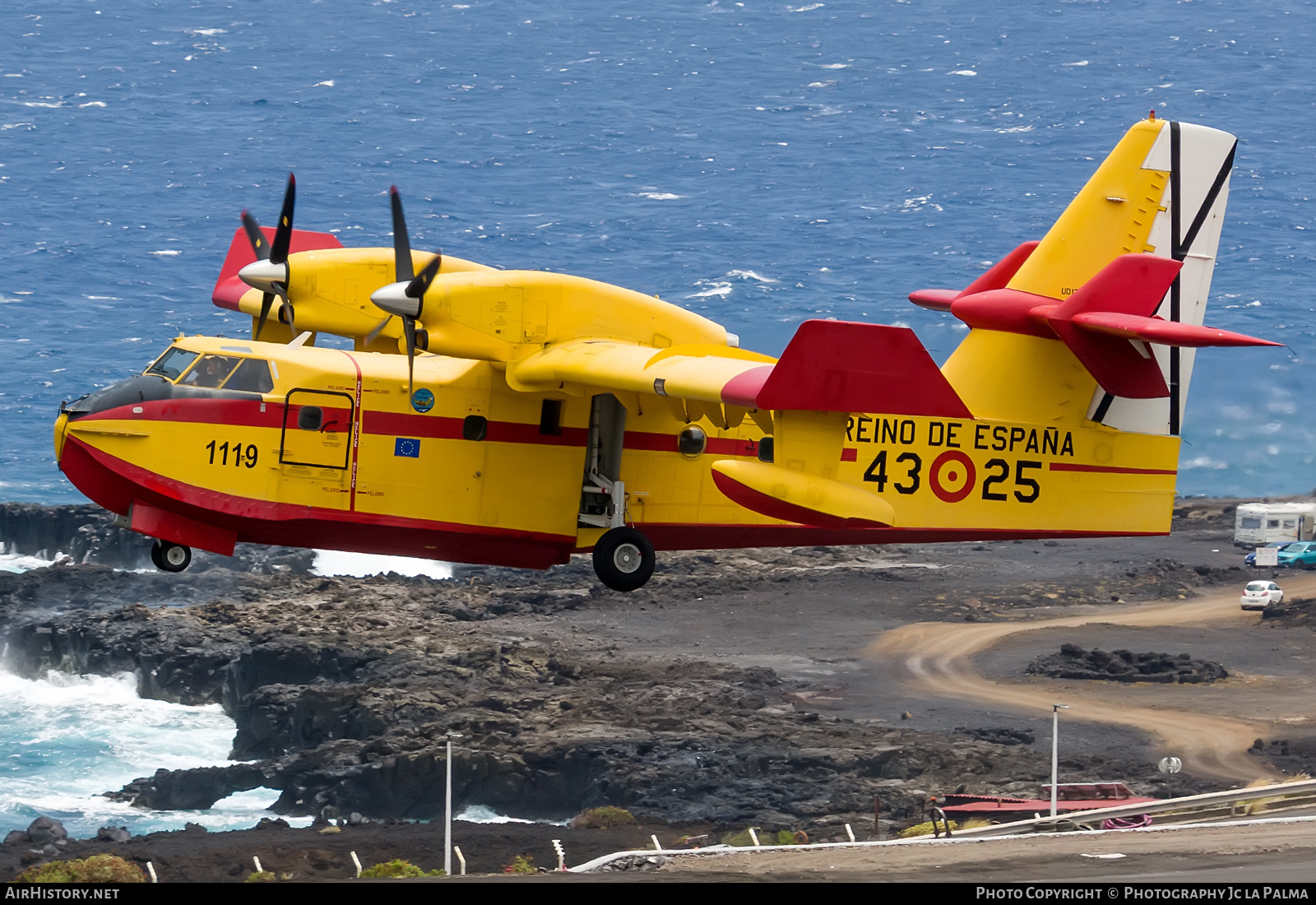 Aircraft Photo of UD.13-25 | Canadair CL-215T (CL-215-6B11) | Spain - Air Force | AirHistory.net #586508