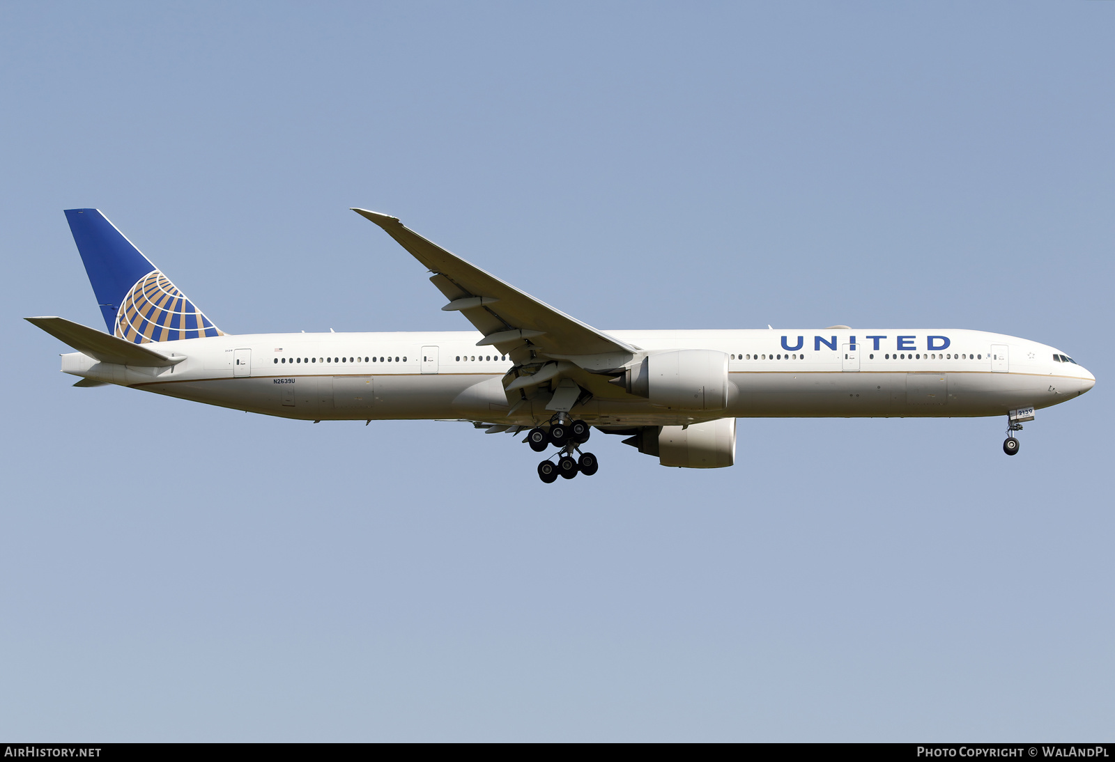 Aircraft Photo of N2639U | Boeing 777-300/ER | United Airlines | AirHistory.net #586556