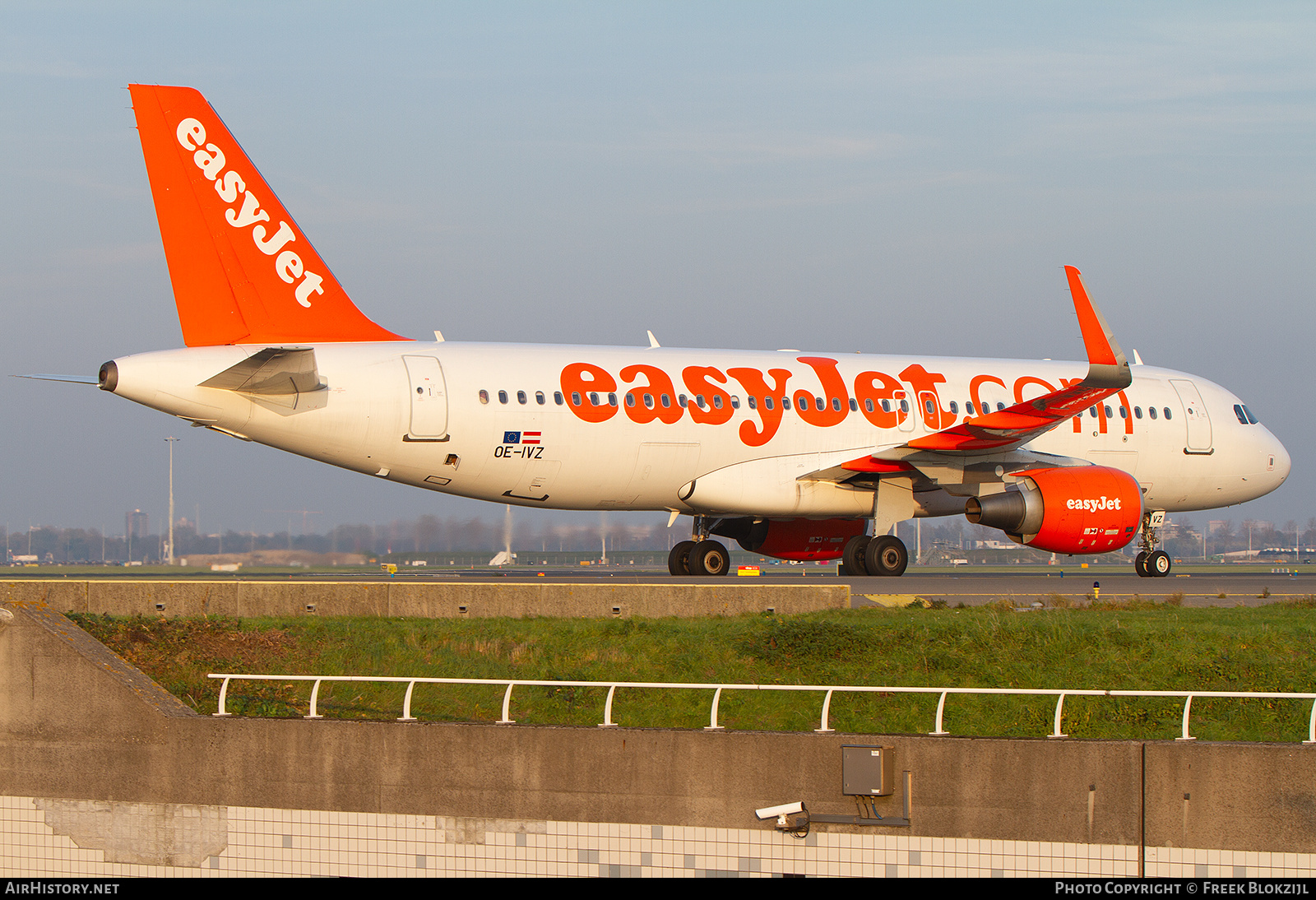 Aircraft Photo of OE-IVZ | Airbus A320-214 | EasyJet | AirHistory.net #586589