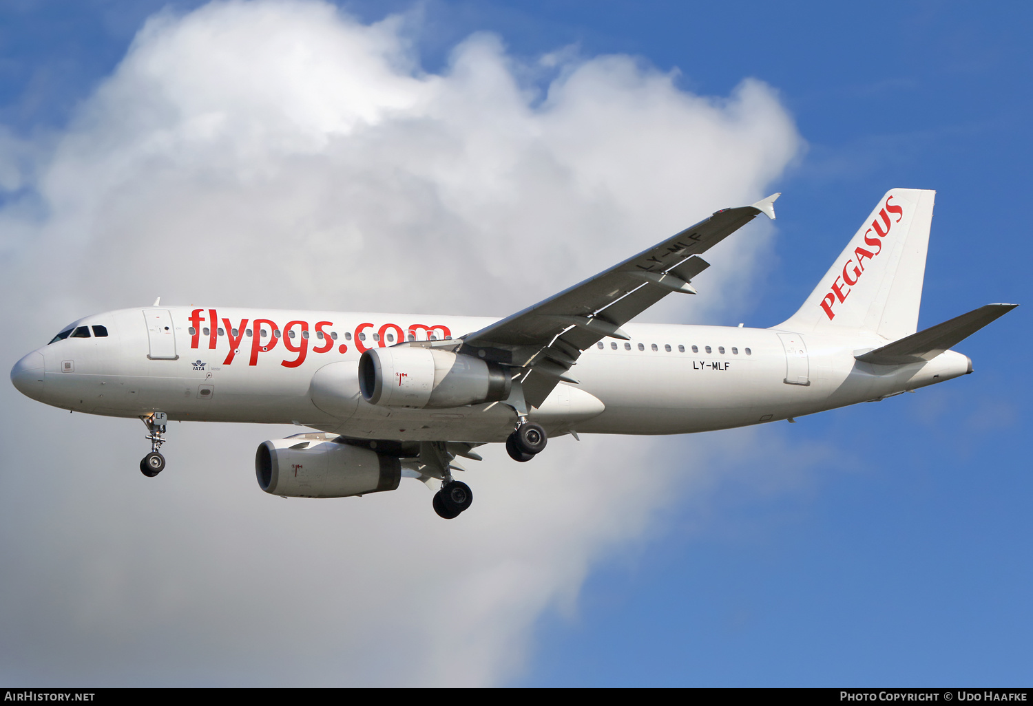 Aircraft Photo of LY-MLF | Airbus A320-232 | Pegasus Airlines | AirHistory.net #586703