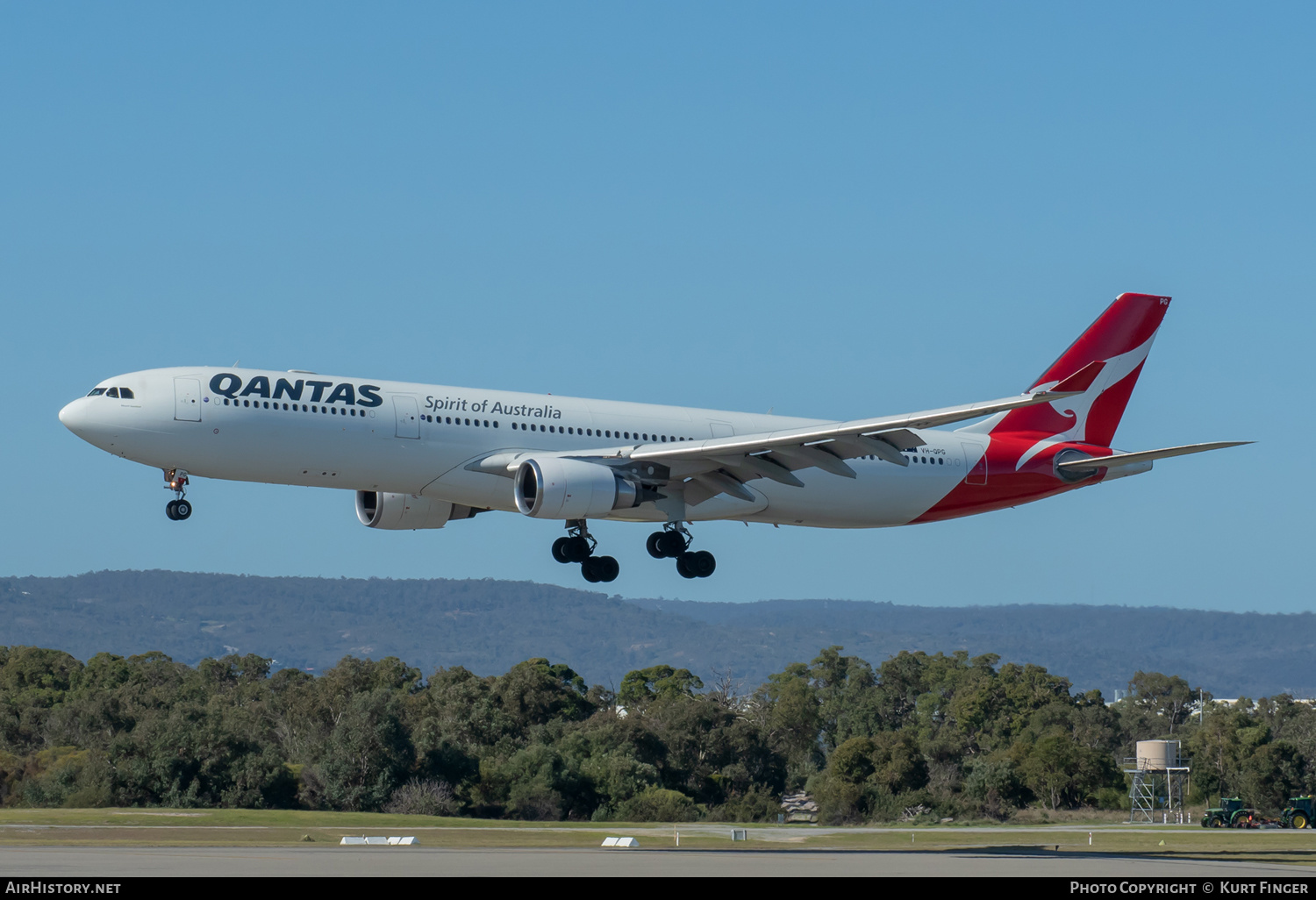 Aircraft Photo of VH-QPG | Airbus A330-303 | Qantas | AirHistory.net #586755