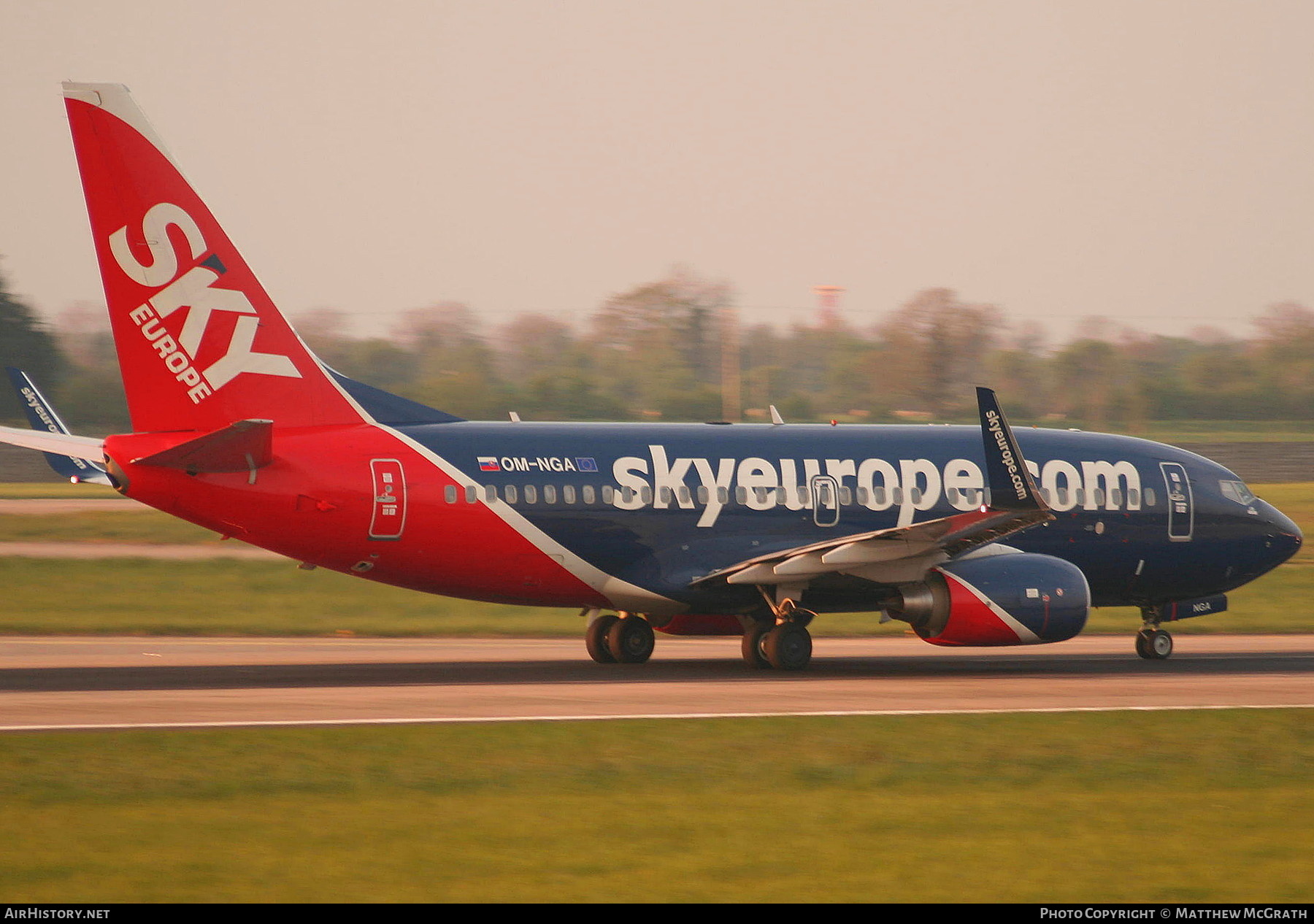 Aircraft Photo of OM-NGA | Boeing 737-76N | SkyEurope Airlines | AirHistory.net #586883