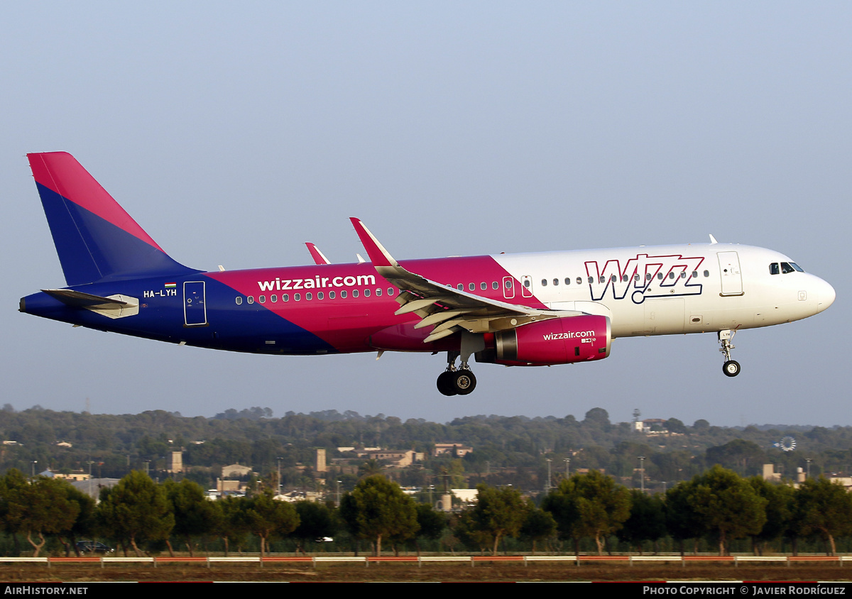 Aircraft Photo of HA-LYH | Airbus A320-232 | Wizz Air | AirHistory.net #586884