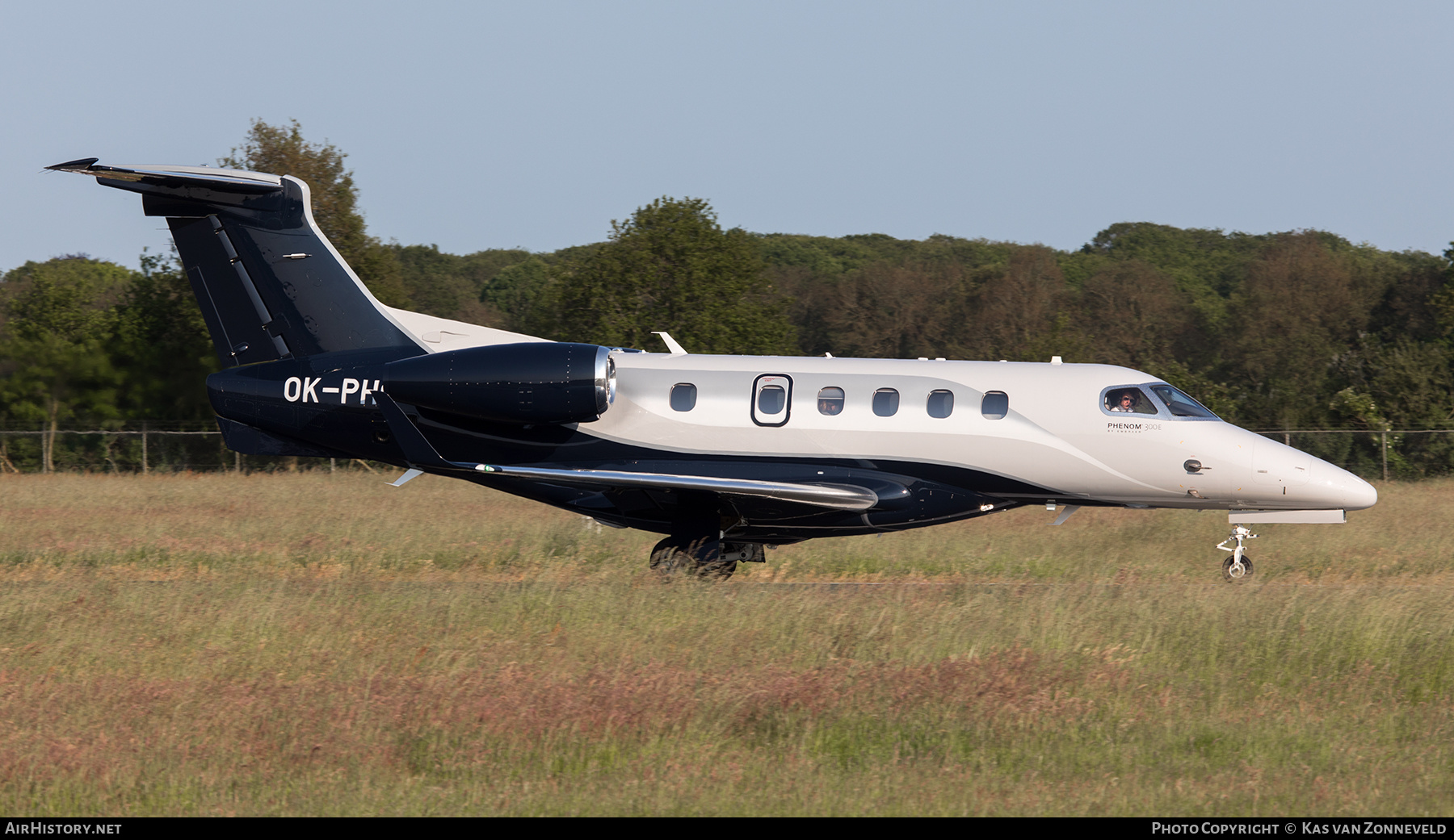 Aircraft Photo of OK-PHO | Embraer EMB-505 Phenom 300 | AirHistory.net #587243