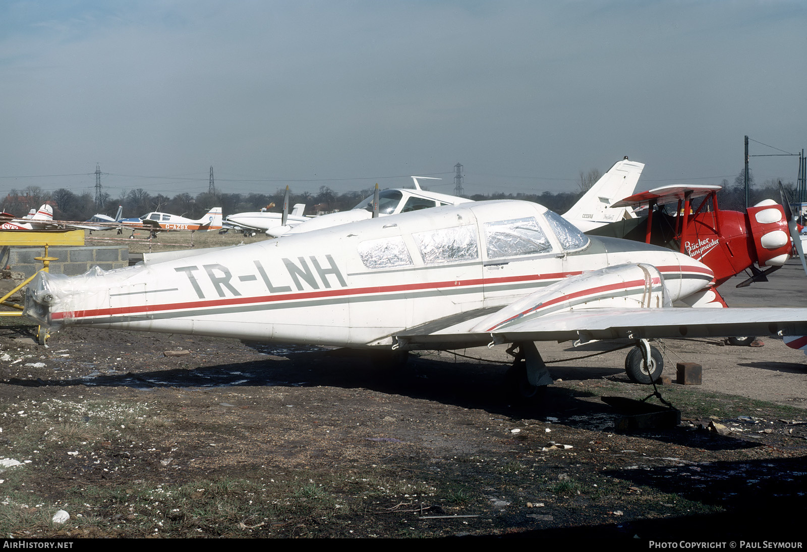 Aircraft Photo of TR-LNH | Piper PA-30-160 Twin Comanche B | AirHistory.net #587329
