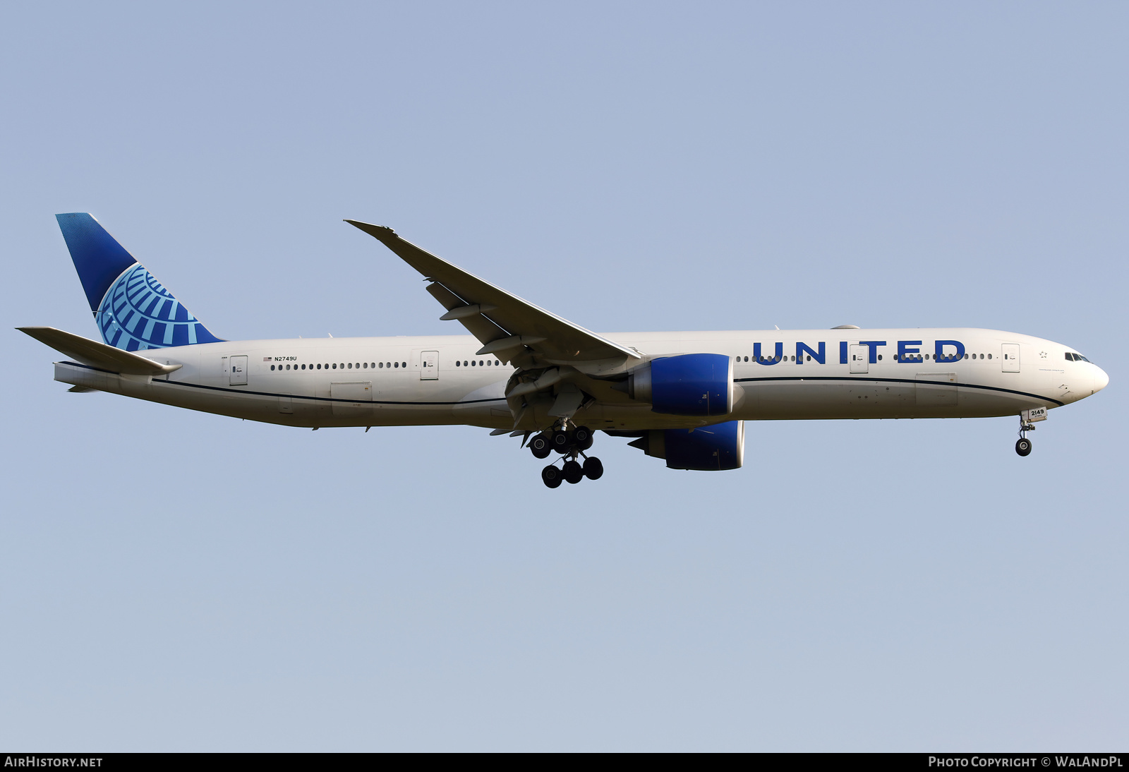 Aircraft Photo of N2749U | Boeing 777-300/ER | United Airlines | AirHistory.net #587381