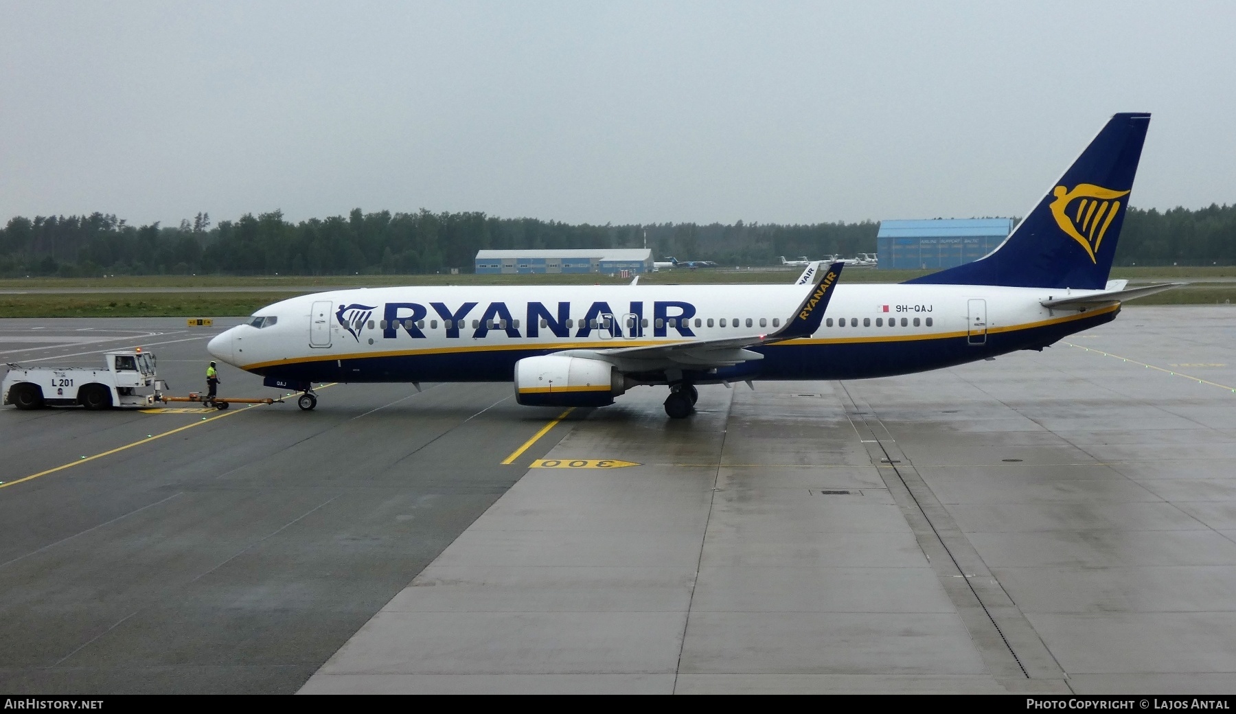 Aircraft Photo of 9H-QAJ | Boeing 737-800 | Ryanair | AirHistory.net #587416