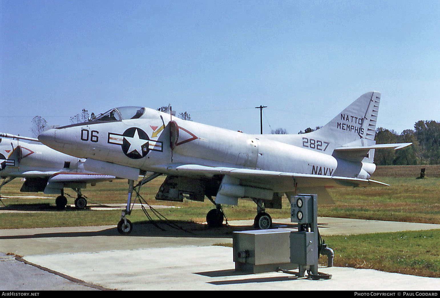 Aircraft Photo of 142827 / 2827 | Douglas A-4B Skyhawk (A4D-2) | USA - Navy | AirHistory.net #587417
