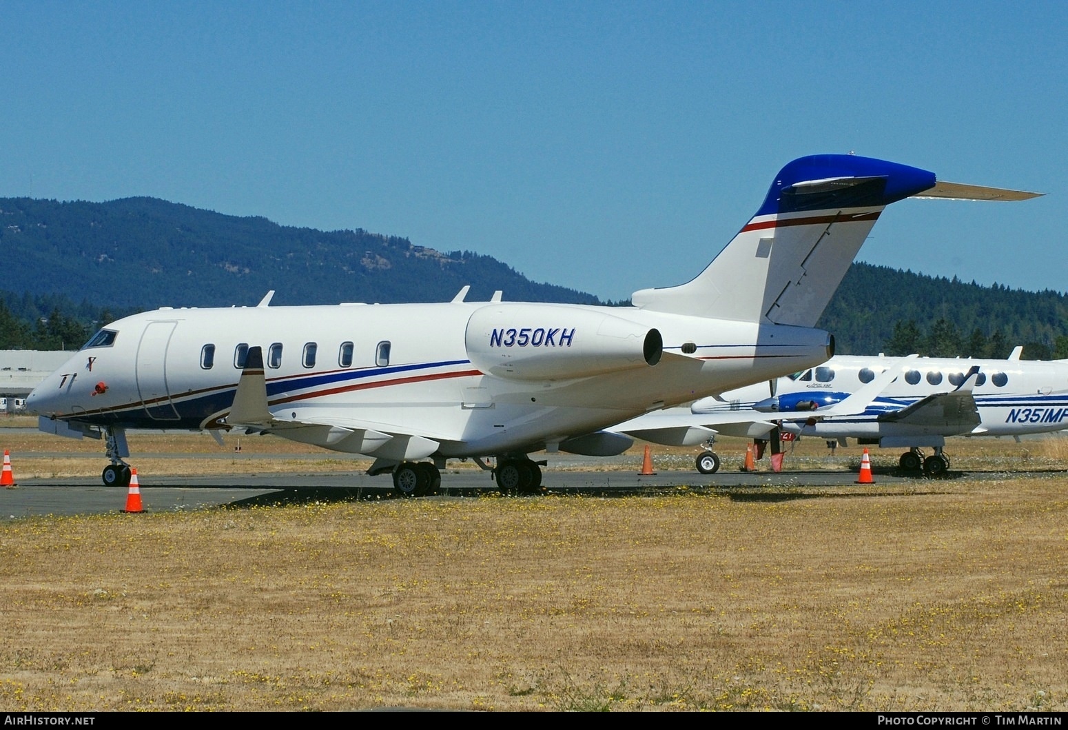 Aircraft Photo of N350KH | Bombardier Challenger 350 (BD-100-1A10) | AirHistory.net #587453