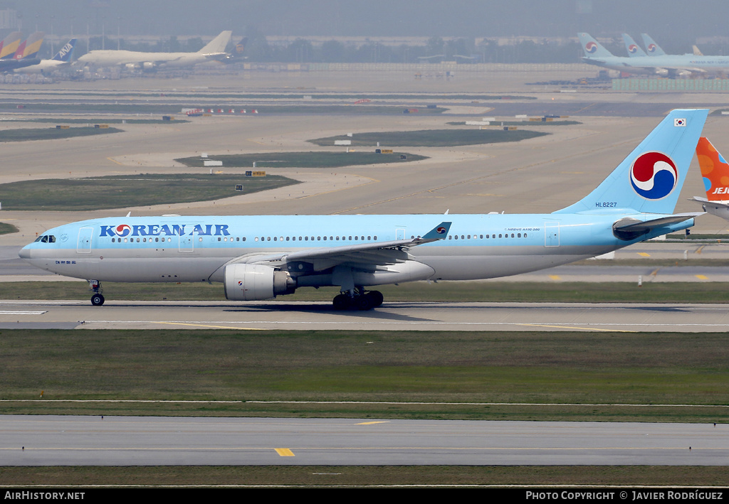 Aircraft Photo of HL-8227 | Airbus A330-223 | Korean Air | AirHistory.net #587606