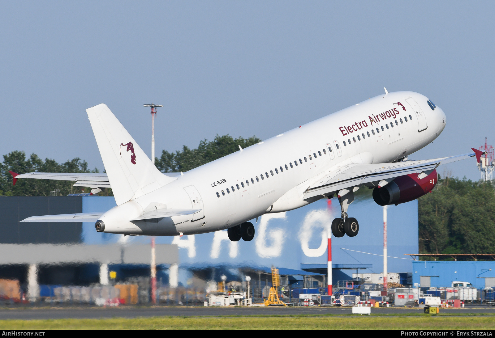 Aircraft Photo of LZ-EAB | Airbus A320-231 | Electra Airways | AirHistory.net #587676