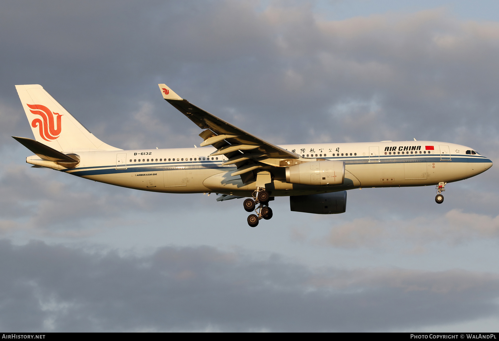 Aircraft Photo of B-6132 | Airbus A330-243 | Air China | AirHistory.net #587683