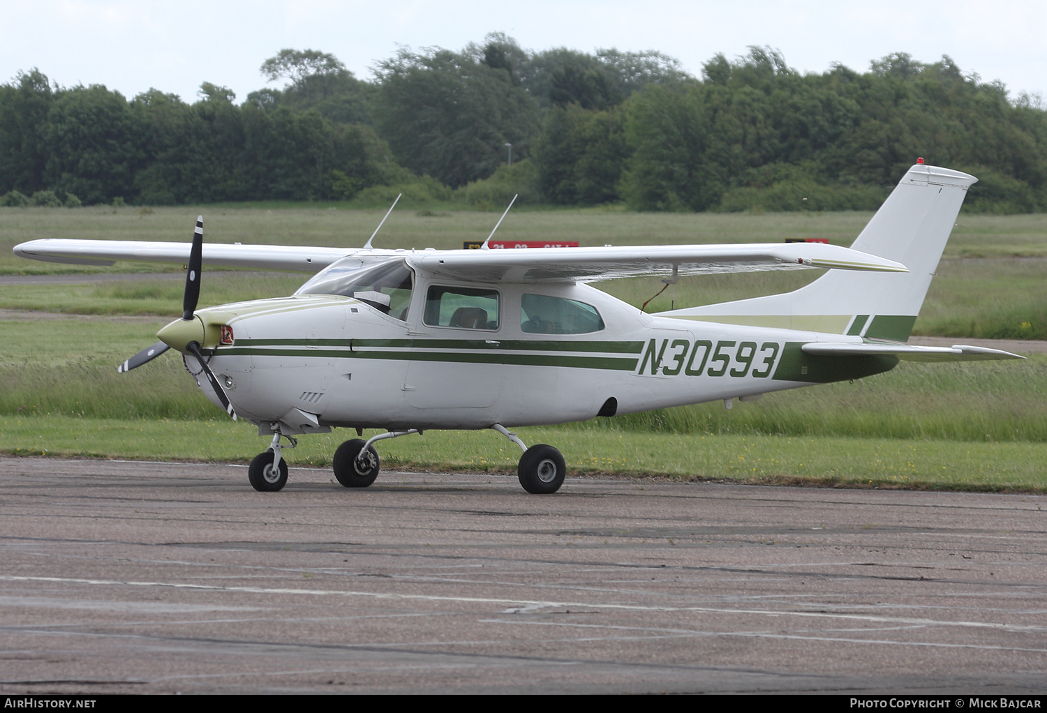 Aircraft Photo of N30593 | Cessna 210L Centurion | AirHistory.net #587711