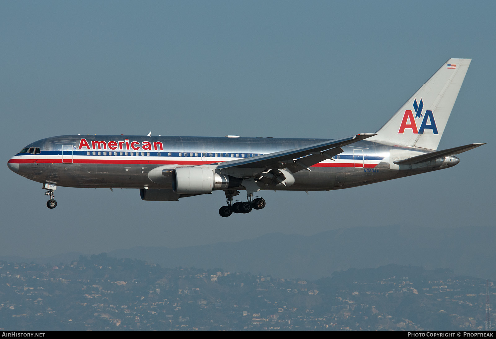 Aircraft Photo of N323AA | Boeing 767-223/ER | American Airlines | AirHistory.net #587908