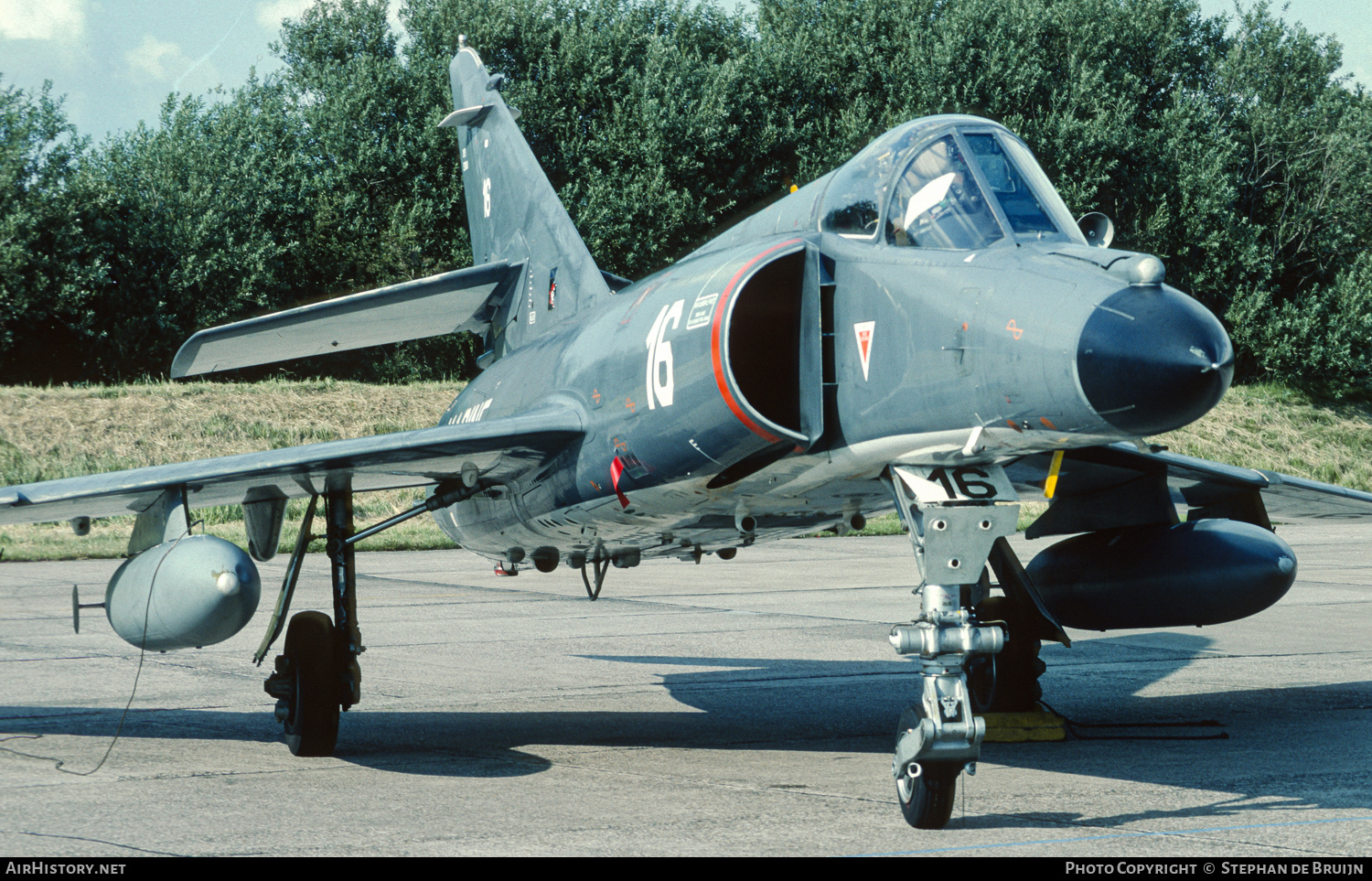 Aircraft Photo of 16 | Dassault Super Etendard | France - Navy | AirHistory.net #587985