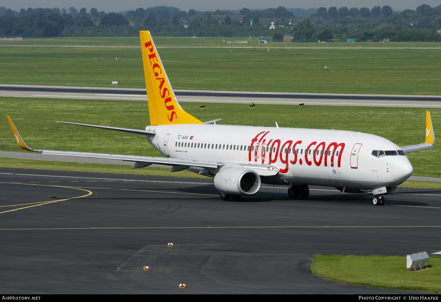 Aircraft Photo of TC-AAH | Boeing 737-82R | Pegasus Airlines | AirHistory.net #588003