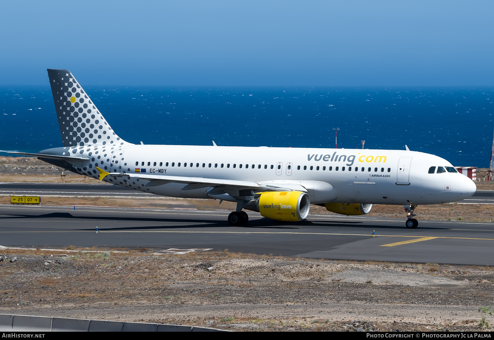 Aircraft Photo of EC-MBY | Airbus A320-214 | Vueling Airlines | AirHistory.net #588166