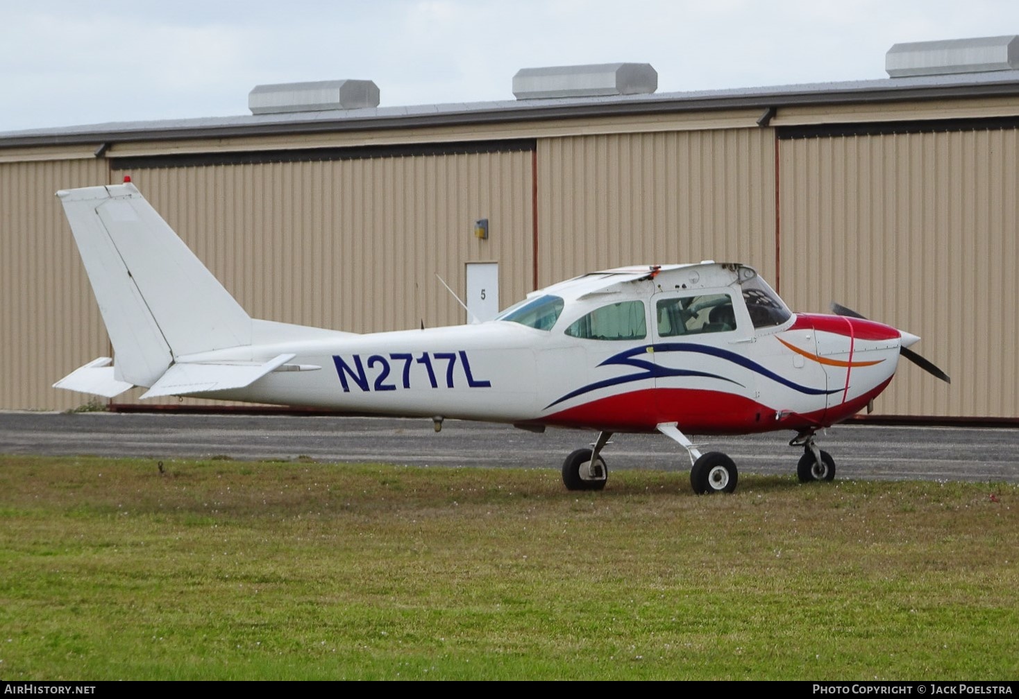 Aircraft Photo of N2717L | Cessna 172H | AirHistory.net #588334