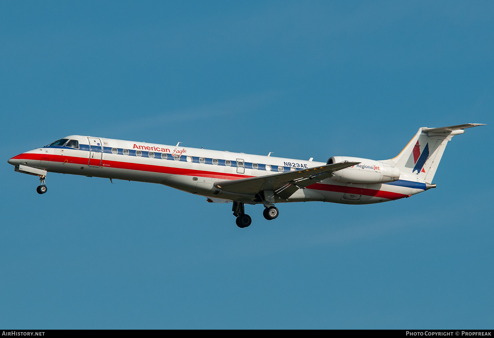 Aircraft Photo of N823AE | Embraer ERJ-140LR (EMB-135KL) | American Eagle | AirHistory.net #588353