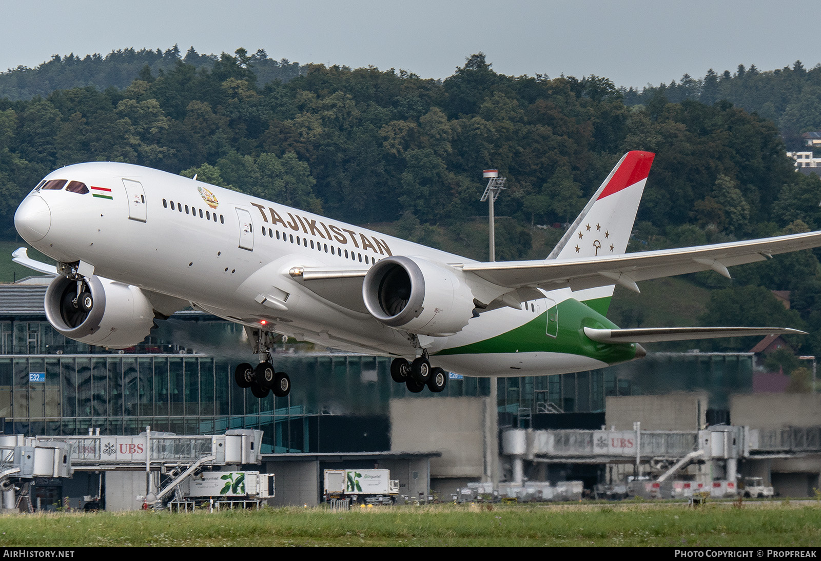 Aircraft Photo of EY-001 | Boeing 787-8 Dreamliner | Tajikistan Government | AirHistory.net #588385