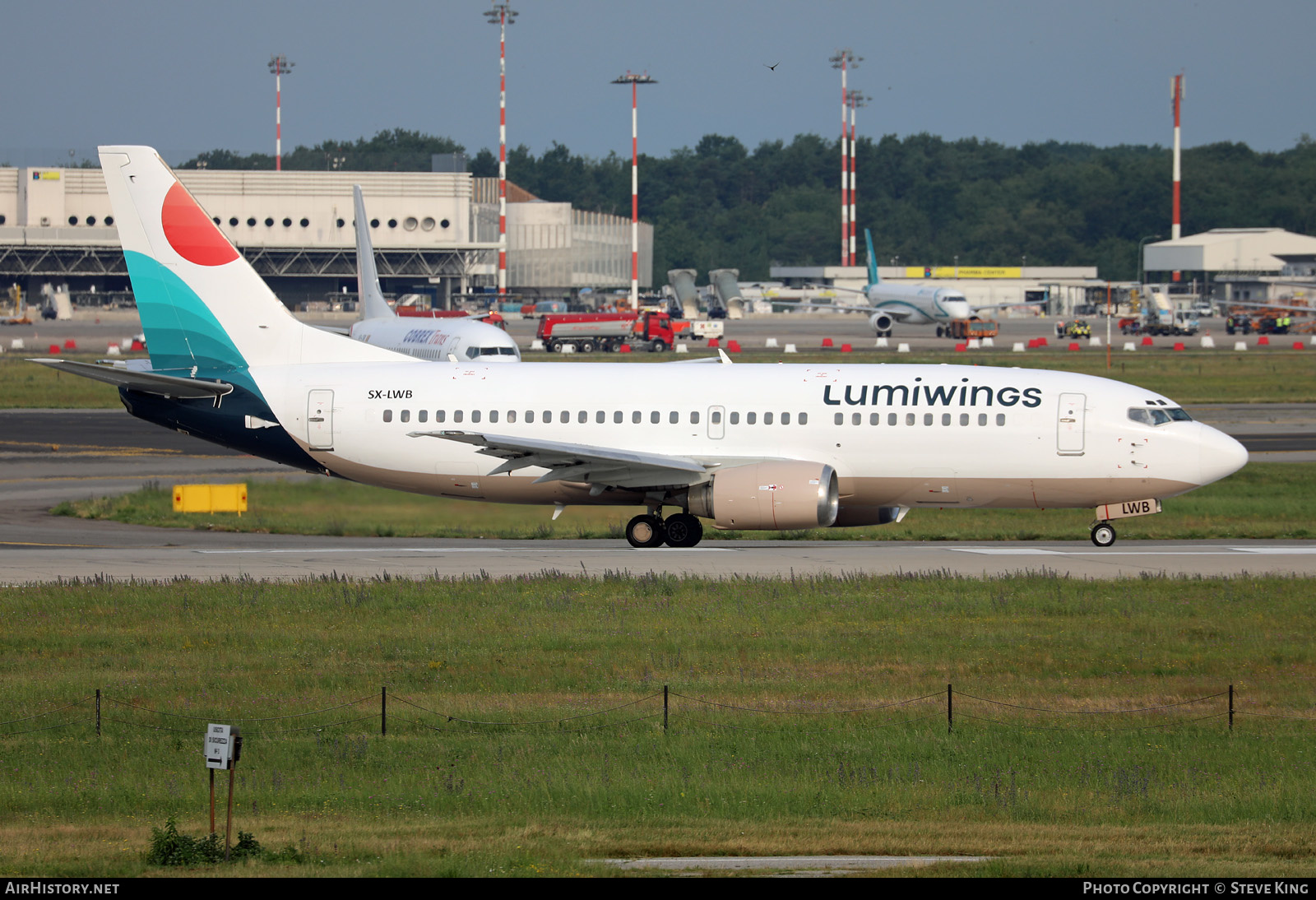 Aircraft Photo of SX-LWB | Boeing 737-36N | Lumiwings | AirHistory.net #588423