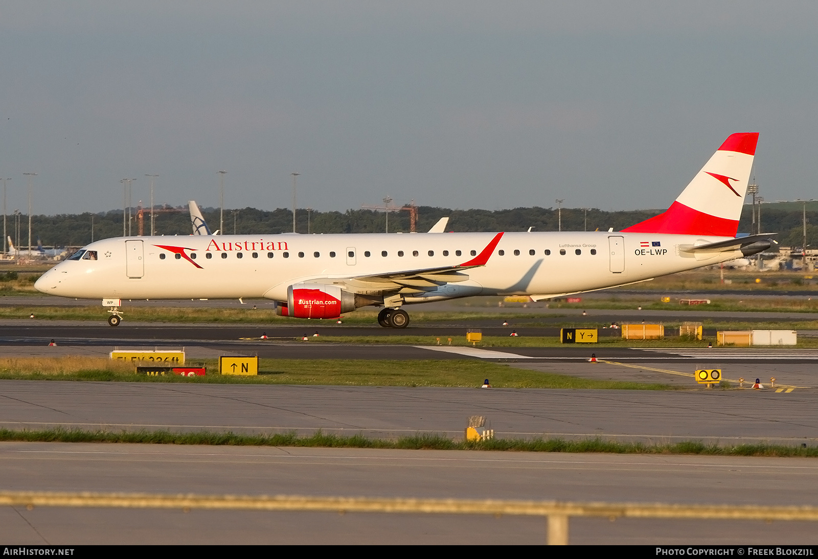 Aircraft Photo of OE-LWP | Embraer 195LR (ERJ-190-200LR) | Austrian Airlines | AirHistory.net #588622