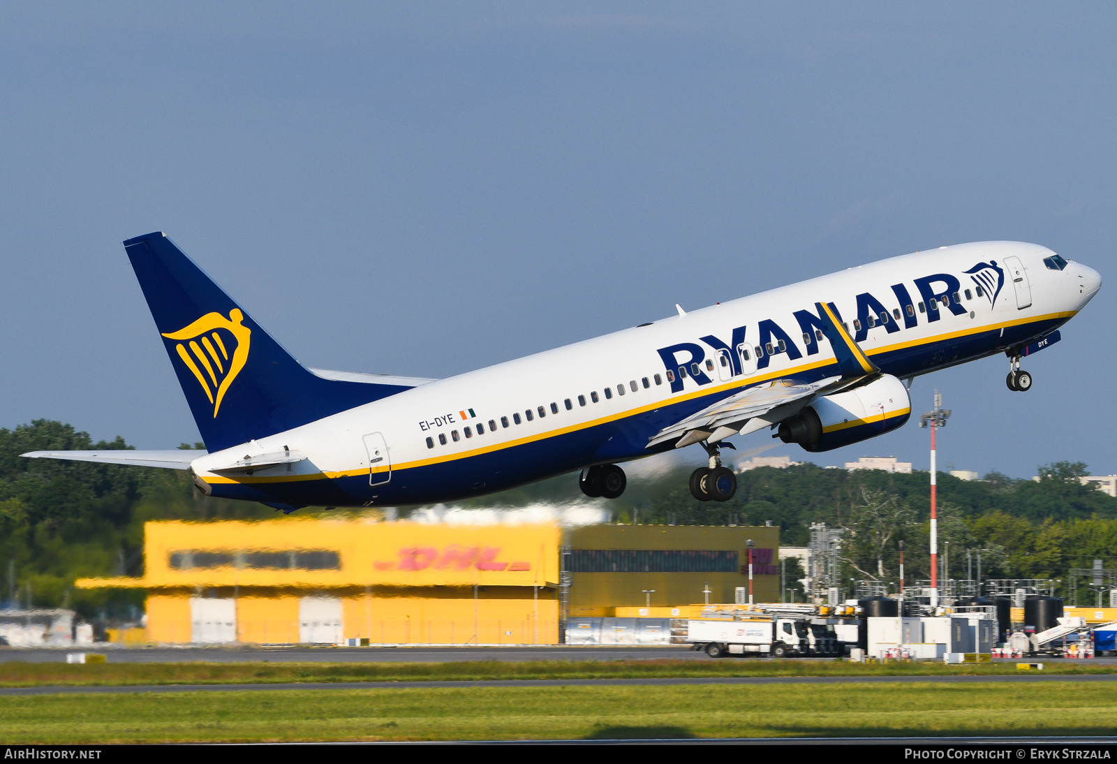 Aircraft Photo of EI-DYE | Boeing 737-8AS | Ryanair | AirHistory.net #588625