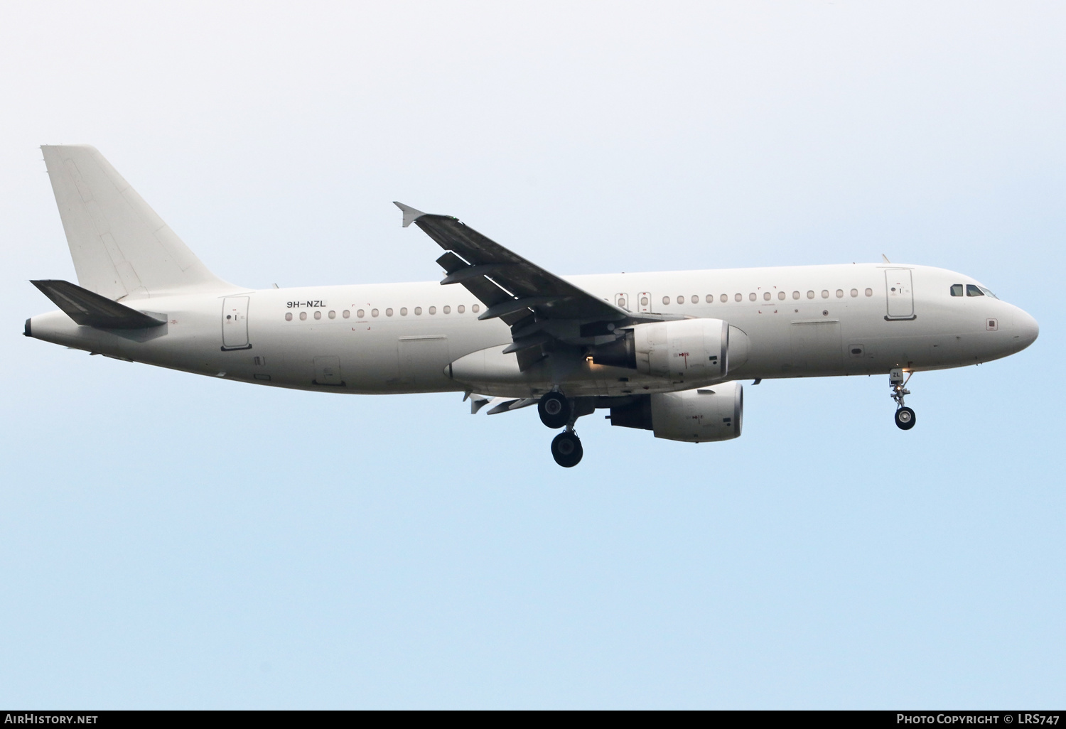 Aircraft Photo of 9H-NZL | Airbus A320-214 | AirHistory.net #588629