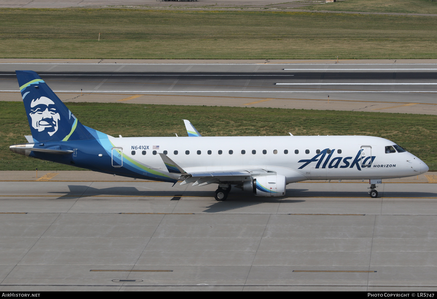 Aircraft Photo of N641QX | Embraer 175LR (ERJ-170-200LR) | Alaska Airlines | AirHistory.net #588652