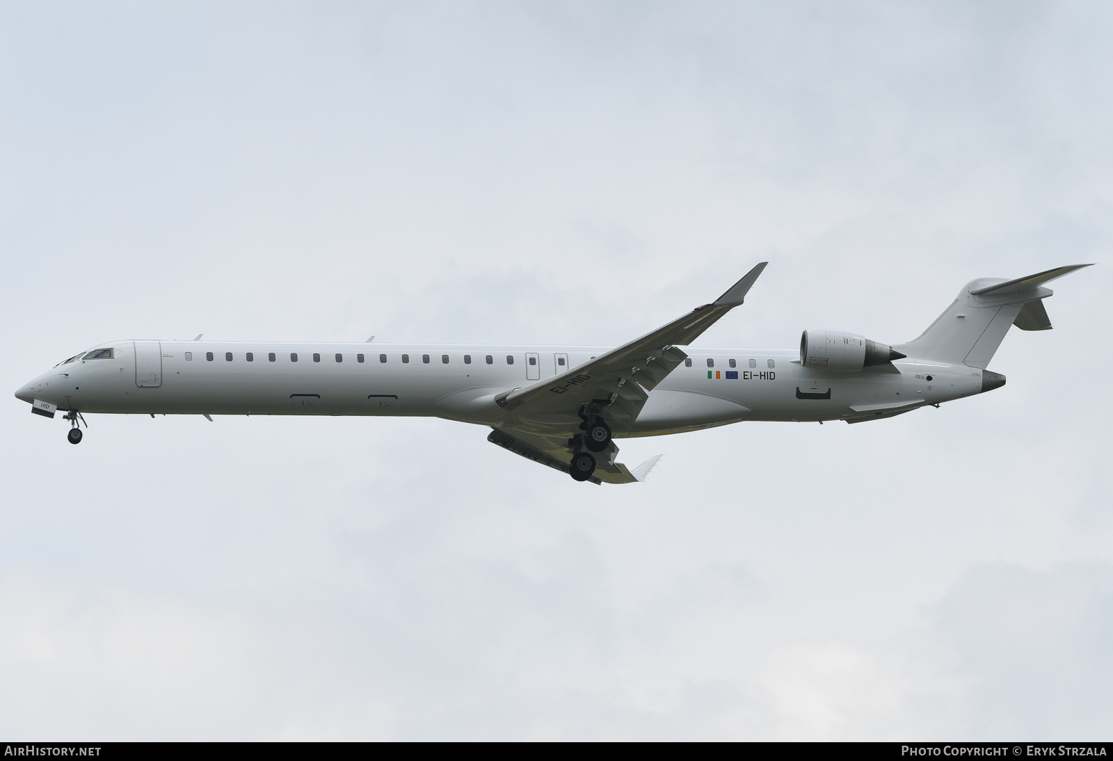 Aircraft Photo of EI-HID | Bombardier CRJ-1000EL NG (CL-600-2E25) | AirHistory.net #588677