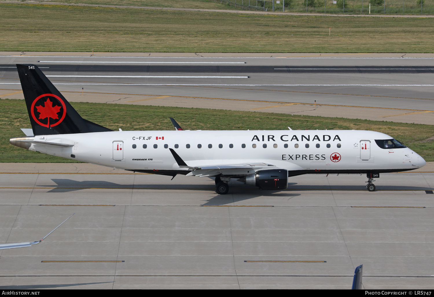 Aircraft Photo of C-FXJF | Embraer 175LR (ERJ-170-200LR) | Air Canada Express | AirHistory.net #588683