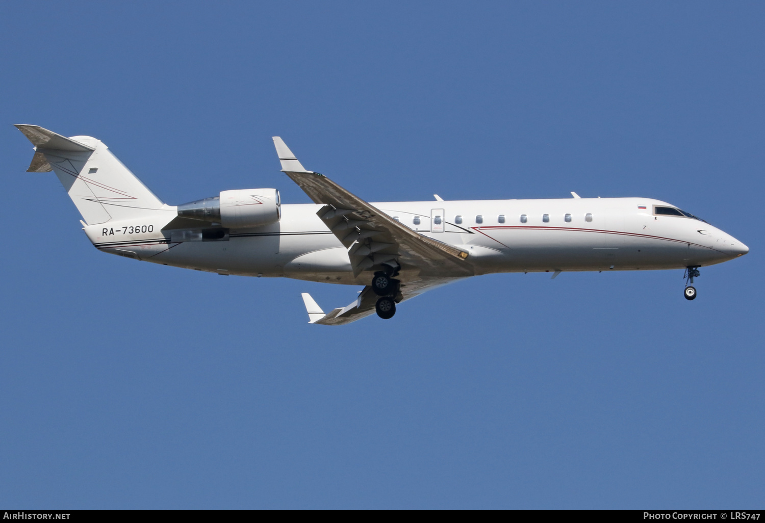 Aircraft Photo of RA-73600 | Bombardier Challenger 850 (CRJ-200SE/CL-600-2B19) | AirHistory.net #588717