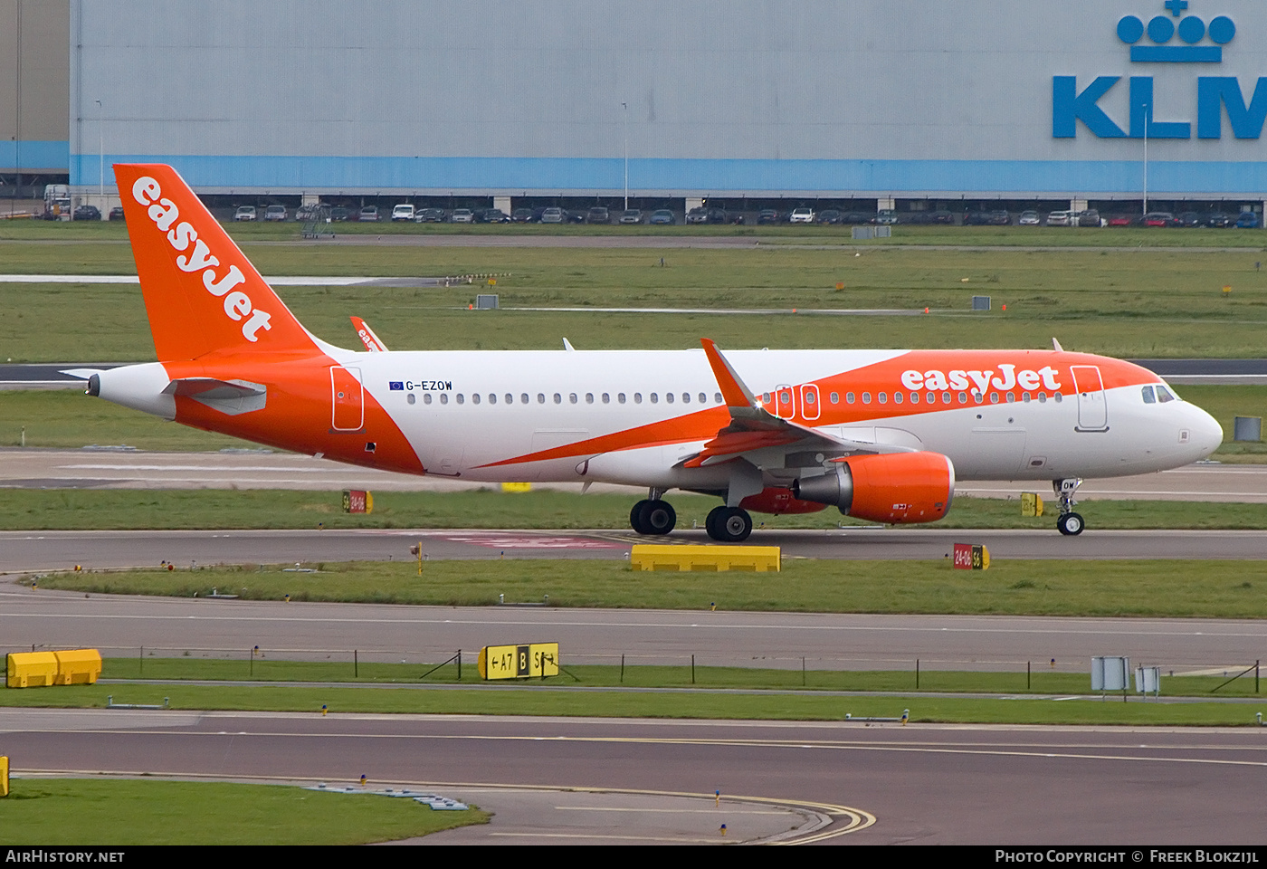 Aircraft Photo of G-EZOW | Airbus A320-214 | EasyJet | AirHistory.net #588763