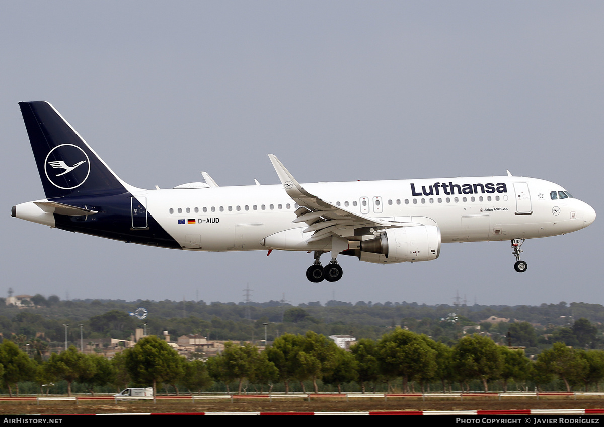 Aircraft Photo of D-AIUD | Airbus A320-214 | Lufthansa | AirHistory.net #588802