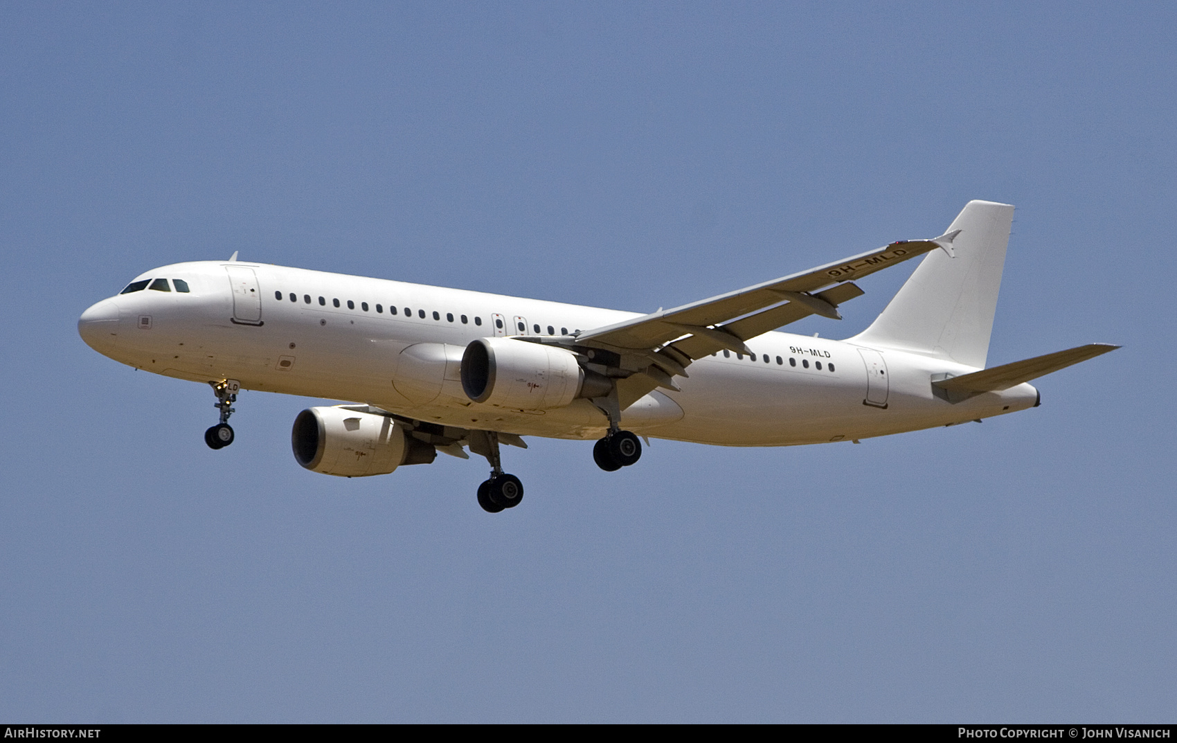 Aircraft Photo of 9H-MLD | Airbus A320-214 | AirHistory.net #588850
