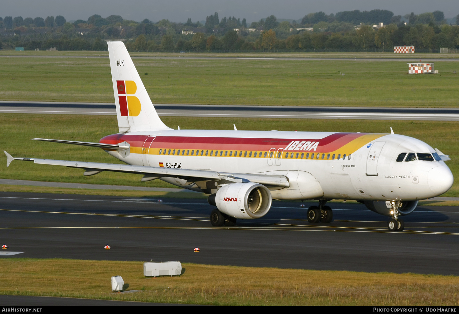 Aircraft Photo of EC-HUK | Airbus A320-214 | Iberia | AirHistory.net #588863