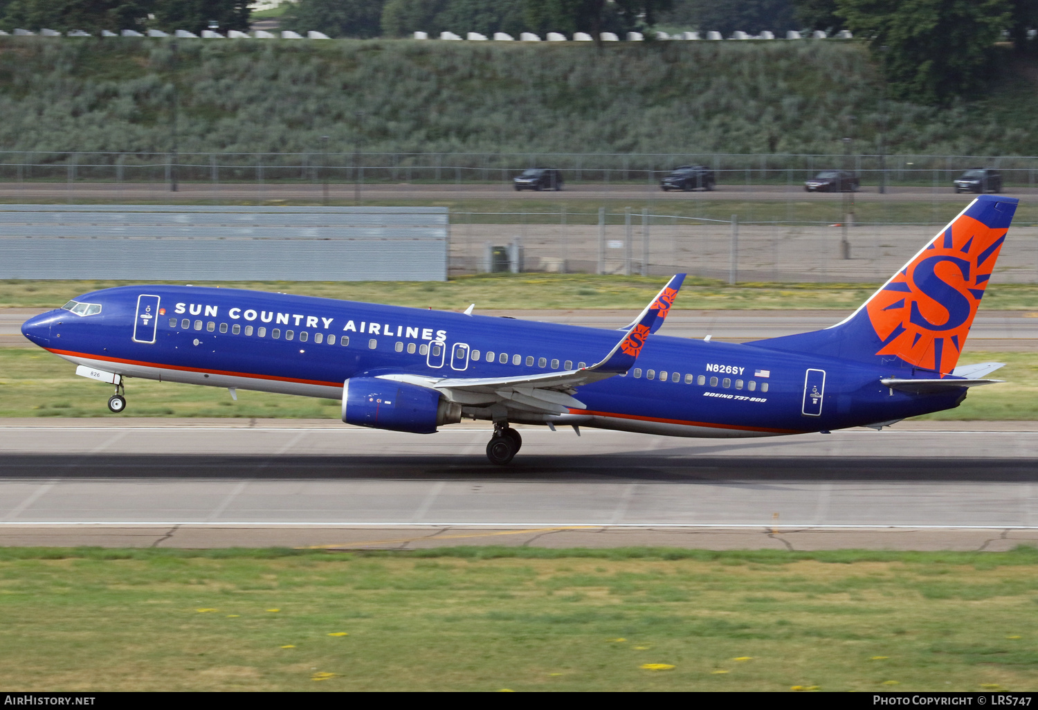 Aircraft Photo of N826SY | Boeing 737-8F2 | Sun Country Airlines | AirHistory.net #588872