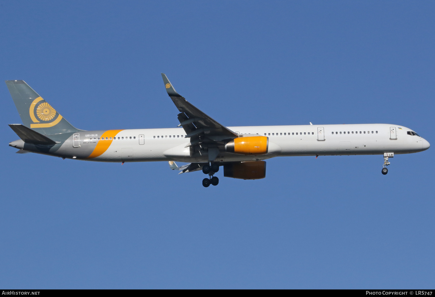 Aircraft Photo of UR-SLB | Boeing 757-330 | Skyline Express Airline | AirHistory.net #588885