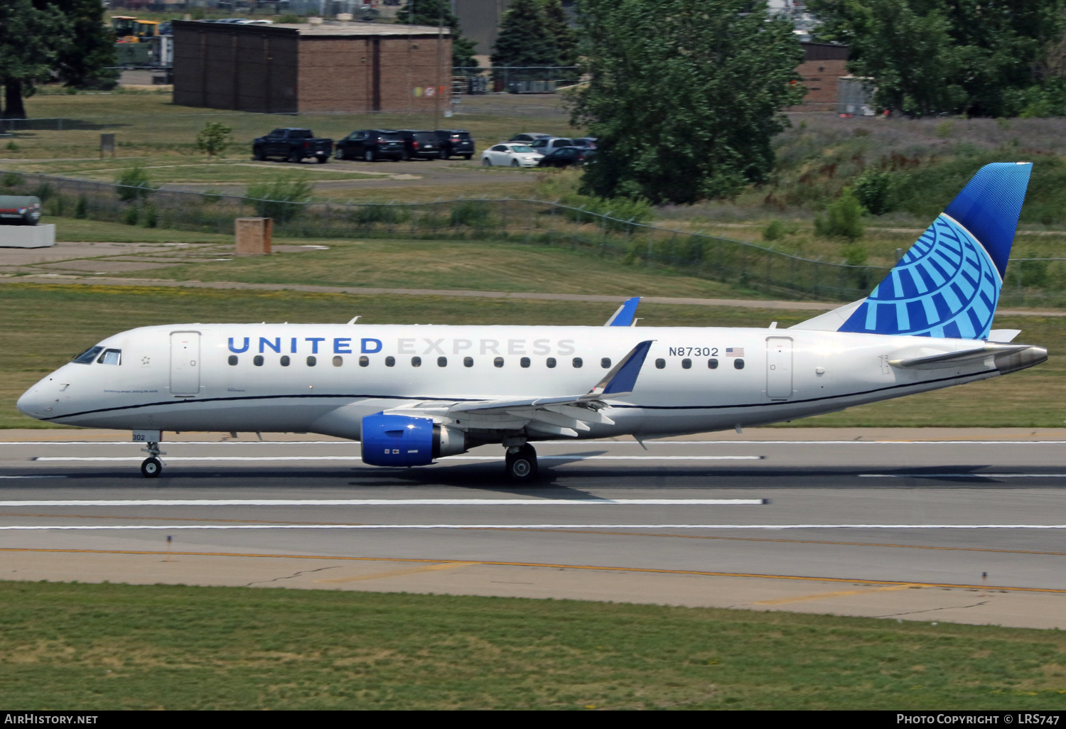 Aircraft Photo of N87302 | Embraer 175LR (ERJ-170-200LR) | United Express | AirHistory.net #588923