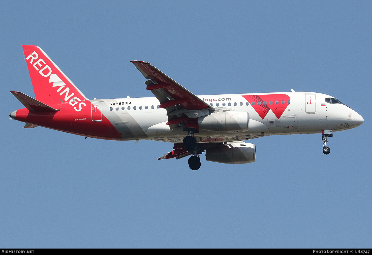 Aircraft Photo of RA-89184 | Sukhoi SSJ-100-95B-LR Superjet 100 (RRJ-95LR) | Red Wings | AirHistory.net #588925