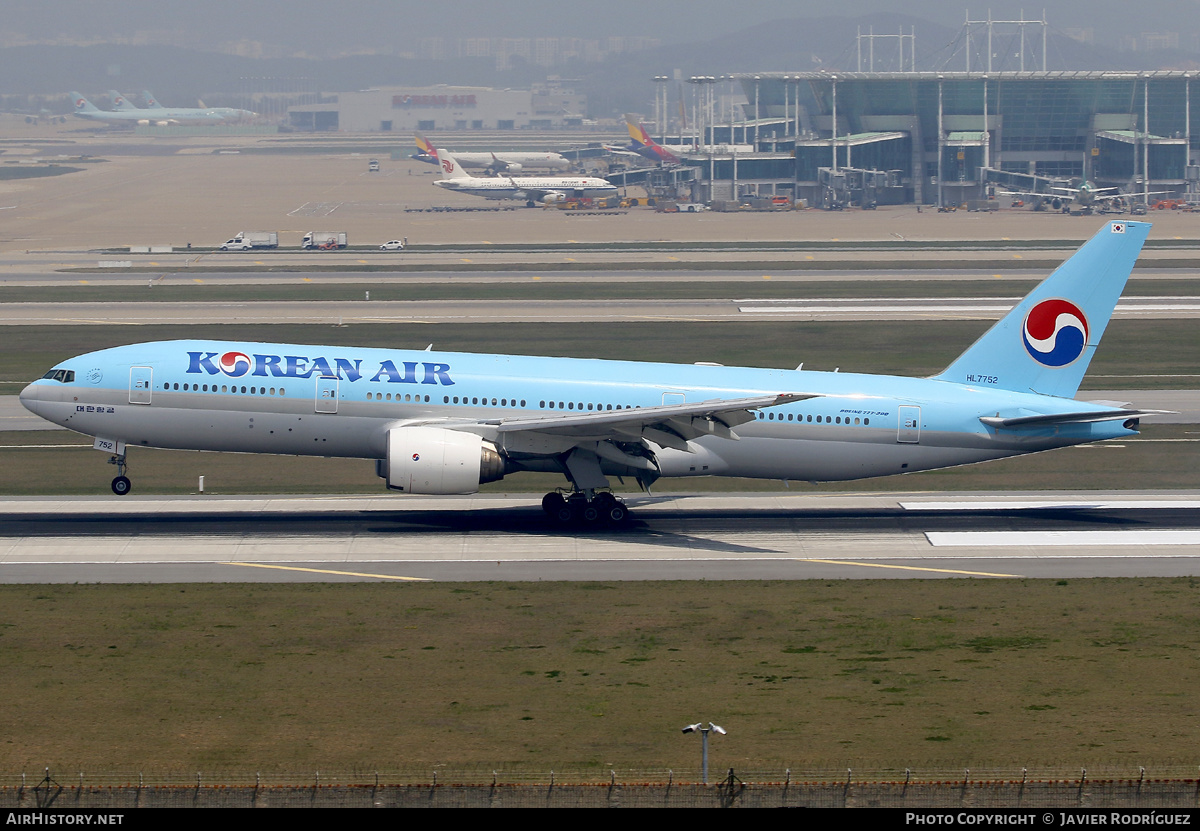 Aircraft Photo of HL7752 | Boeing 777-2B5/ER | Korean Air | AirHistory.net #589015