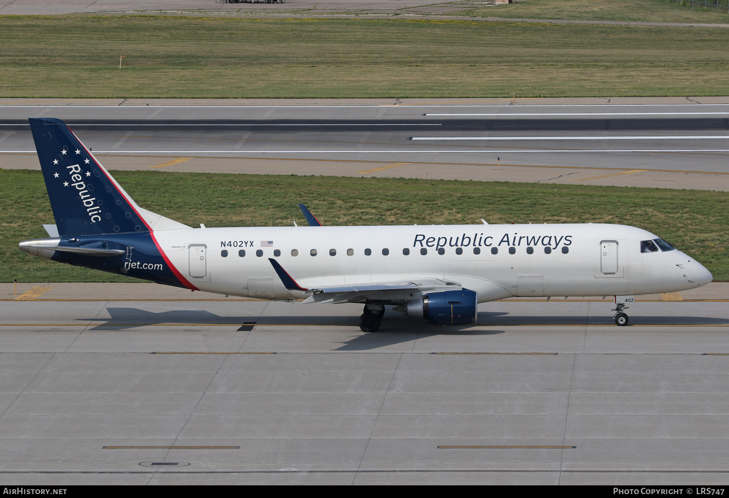 Aircraft Photo of N402YX | Embraer 175LR (ERJ-170-200LR) | Republic Airways | AirHistory.net #589241