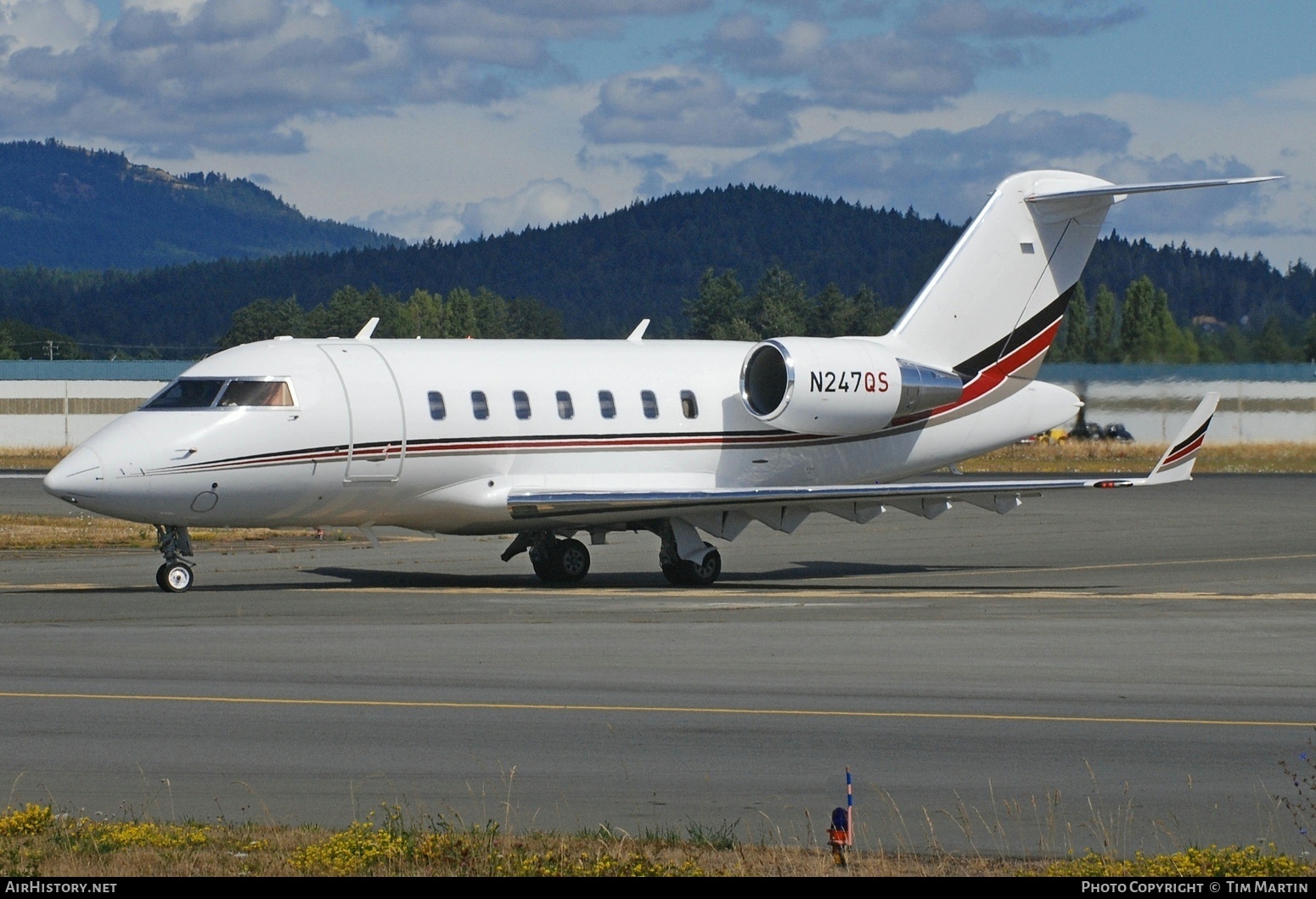 Aircraft Photo of N247QS | Bombardier Challenger 650 (CL-600-2B16) | AirHistory.net #589316