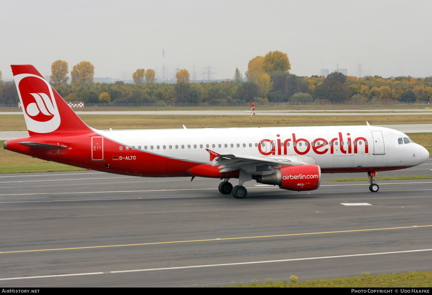 Aircraft Photo of D-ALTC | Airbus A320-214 | Air Berlin | AirHistory.net #589319