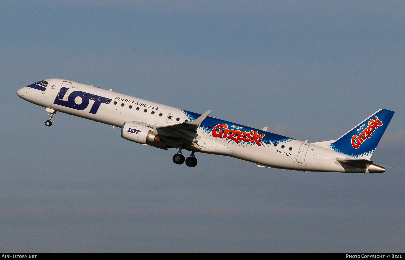 Aircraft Photo of SP-LNB | Embraer 195LR (ERJ-190-200LR) | LOT Polish Airlines - Polskie Linie Lotnicze | AirHistory.net #589345