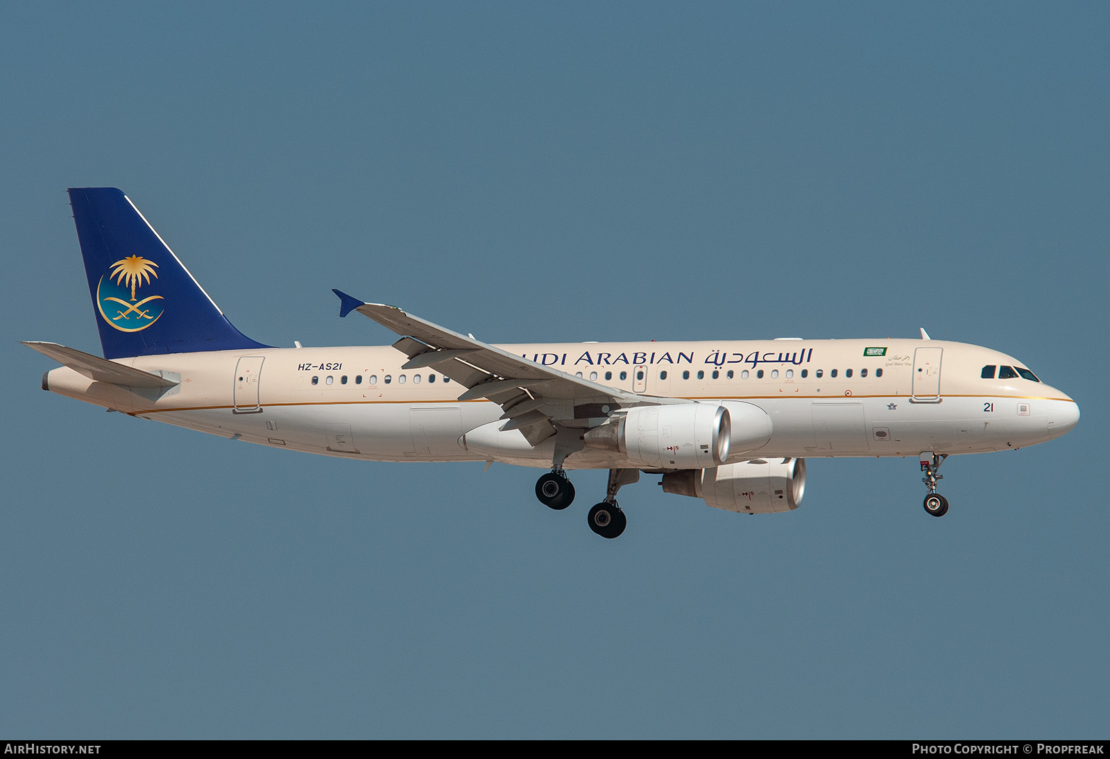 Aircraft Photo of HZ-AS21 | Airbus A320-214 | Saudi Arabian Airlines | AirHistory.net #589423
