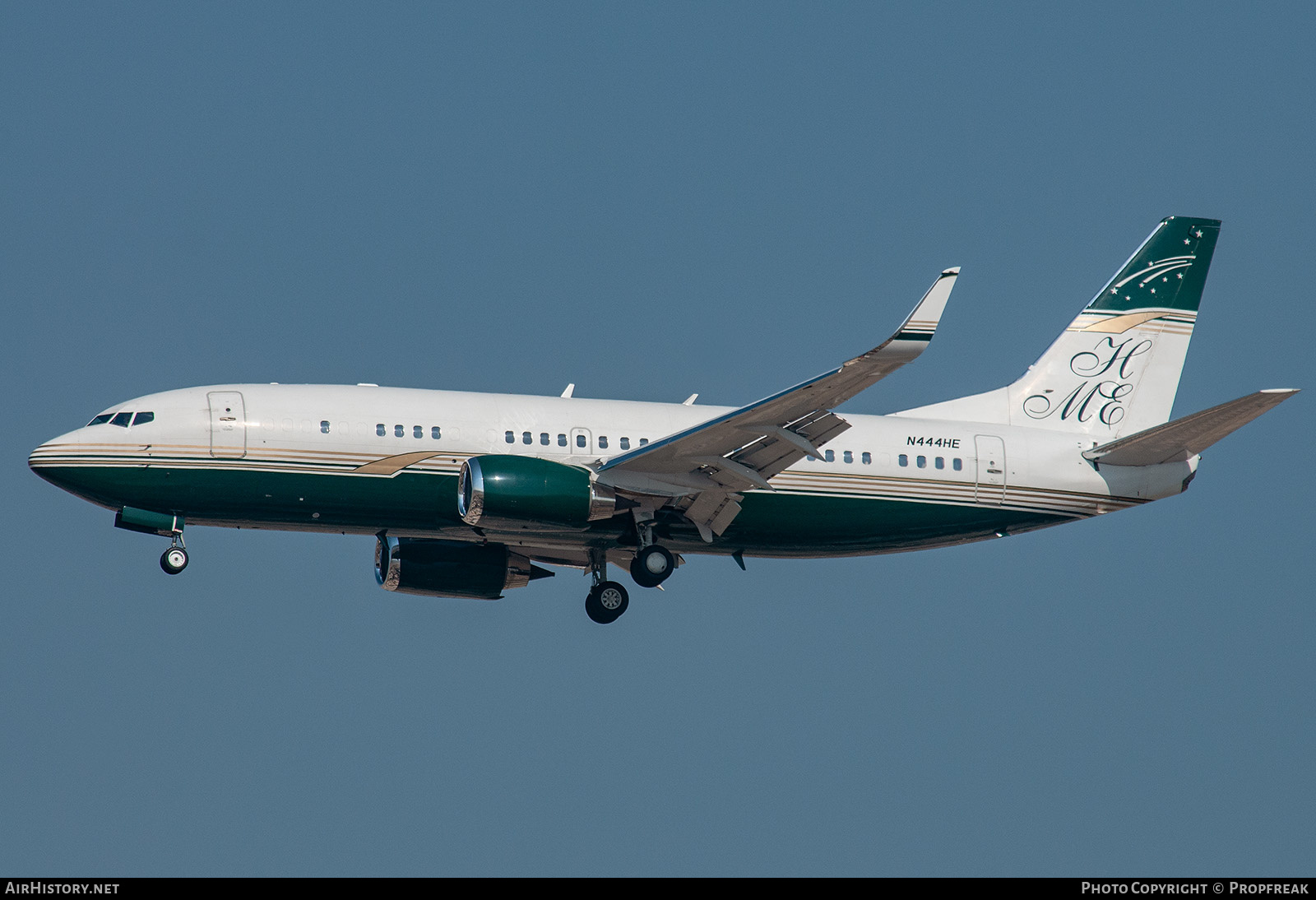 Aircraft Photo of N444HE | Boeing 737-39A | AirHistory.net #589434