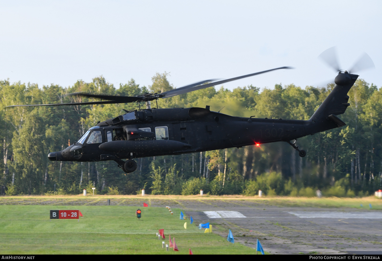 Aircraft Photo of 1302 | Sikorsky S-70i International Black Hawk | Poland - Army | AirHistory.net #589437